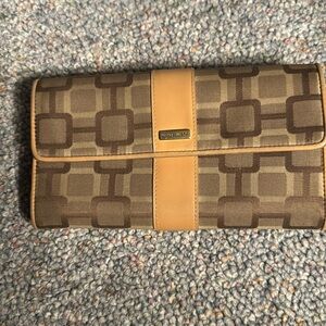 NINE WEST WALLET NEW Tan and brown
